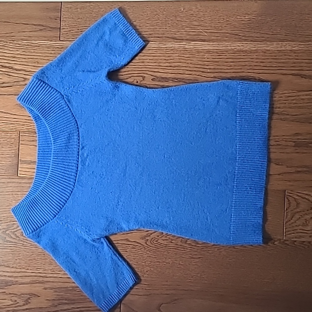 Luxurious boat neck sweater sz s